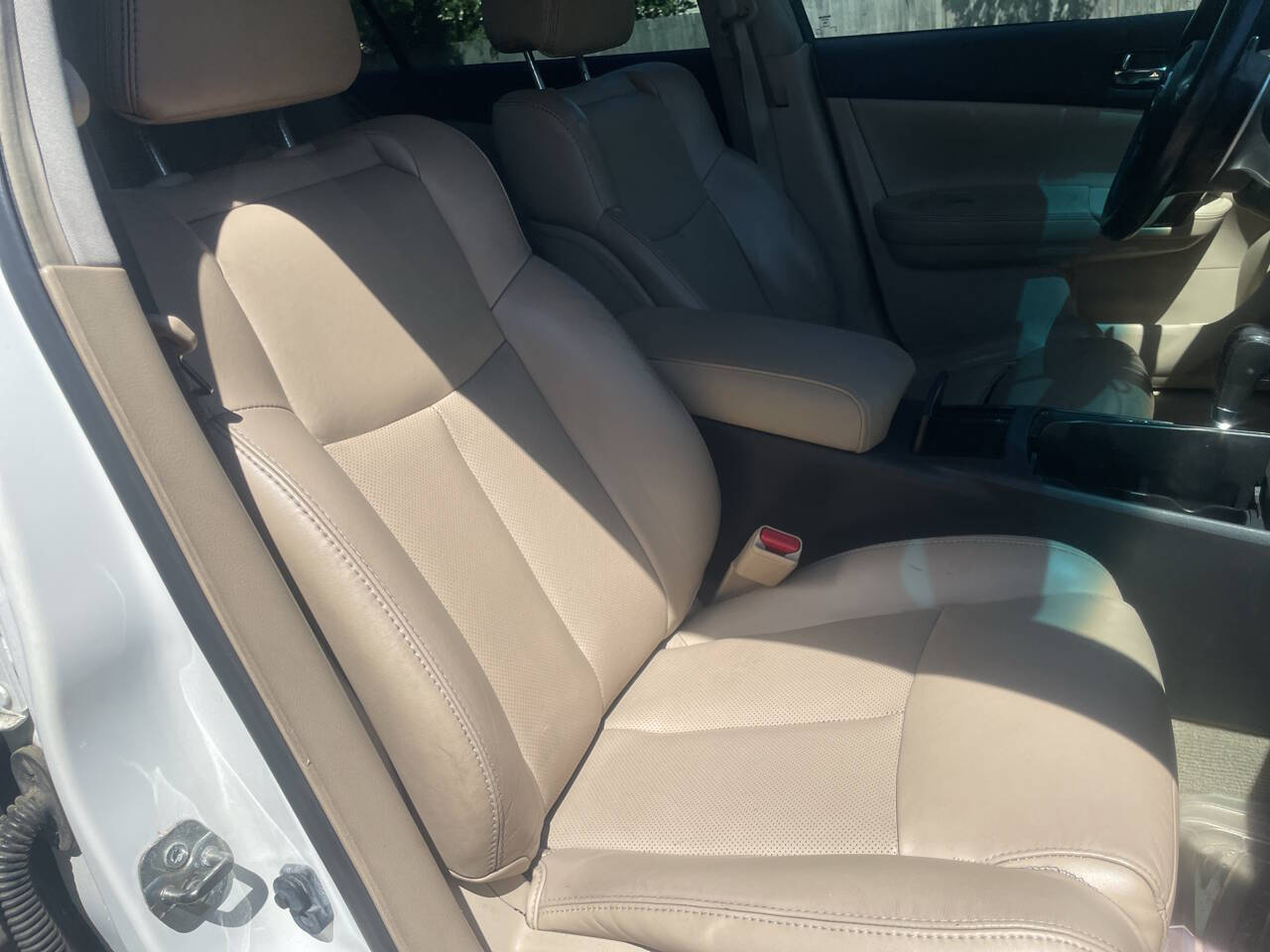 Vehicle image 24 of 30