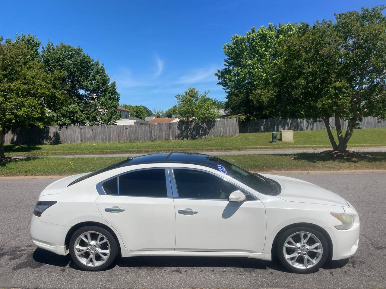 Vehicle image 4 of 30