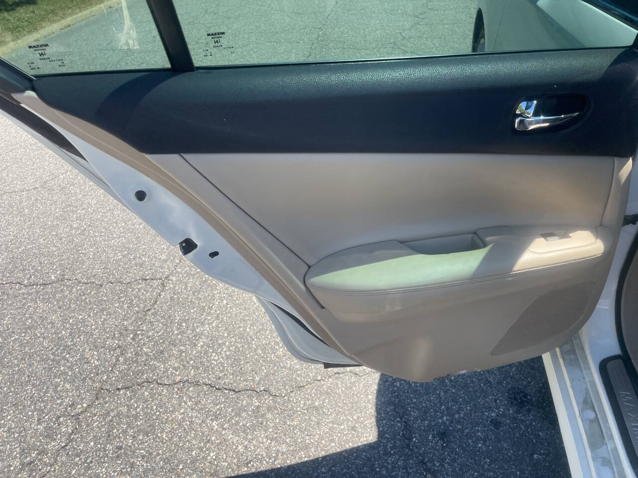 Vehicle image 20 of 30