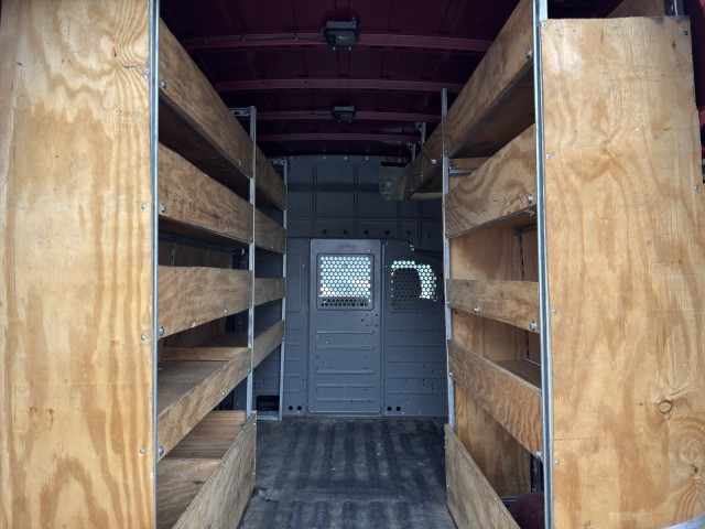 2012 Nissan NV SV Image 7 of 23