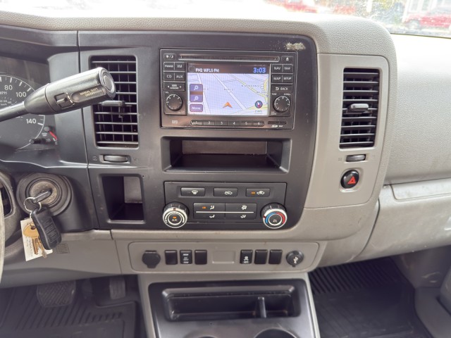 2012 Nissan NV SV Image 16 of 23