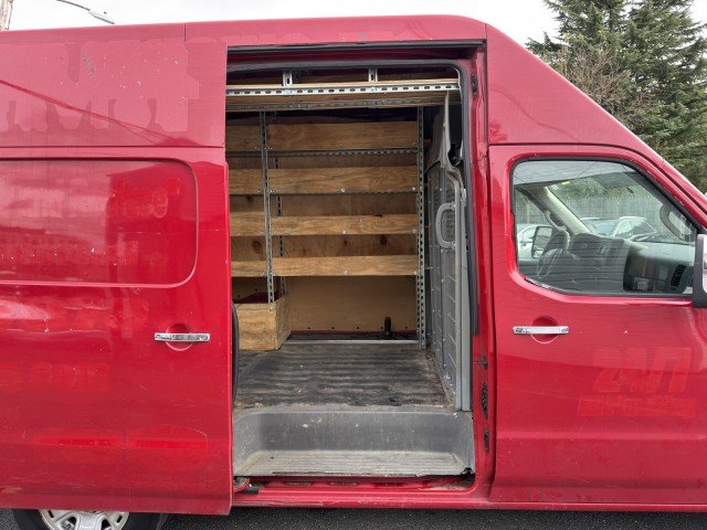 2012 Nissan NV SV Image 21 of 23