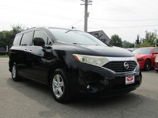 2012 Nissan Quest SV Image 2 of 29