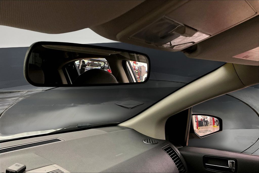 Vehicle image 24 of 38