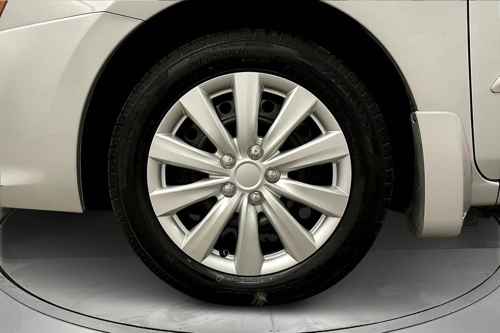 Vehicle image 14 of 38