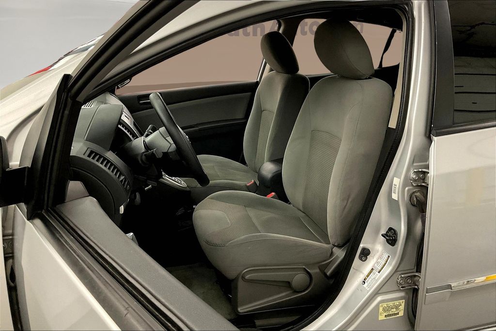 Vehicle image 28 of 38