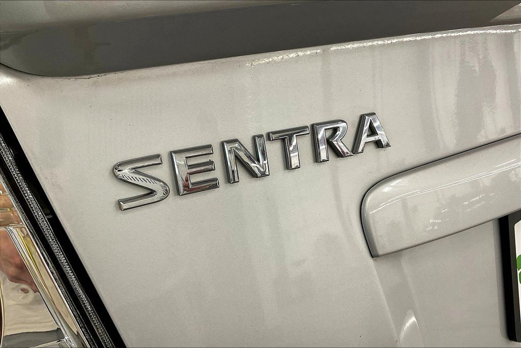 Vehicle image 13 of 38
