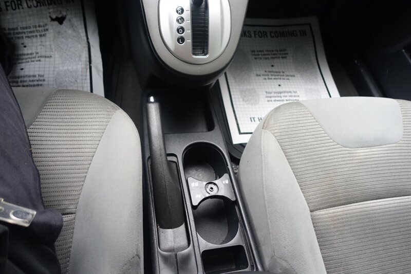 Vehicle image 17 of 21