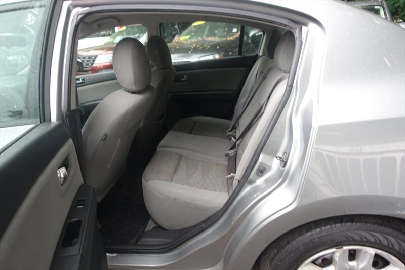Vehicle image 10 of 21