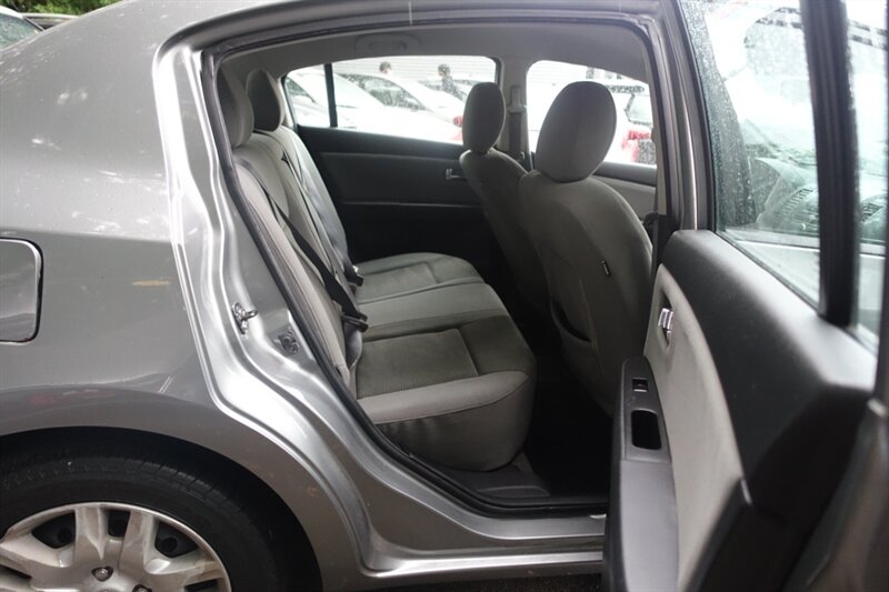Vehicle image 14 of 21