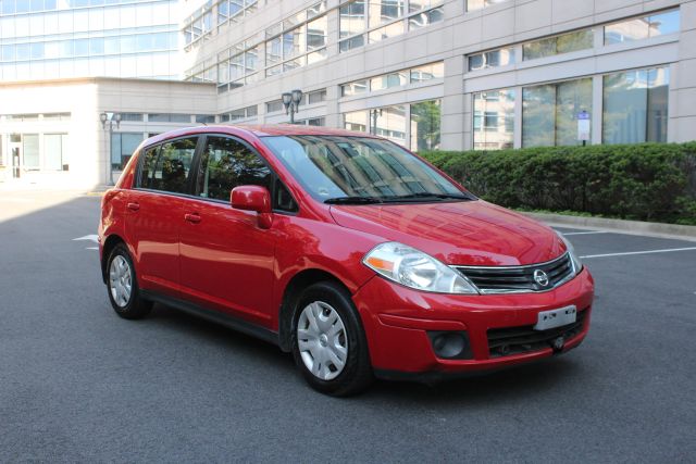 2012 Nissan Versa S Image 1 of 24