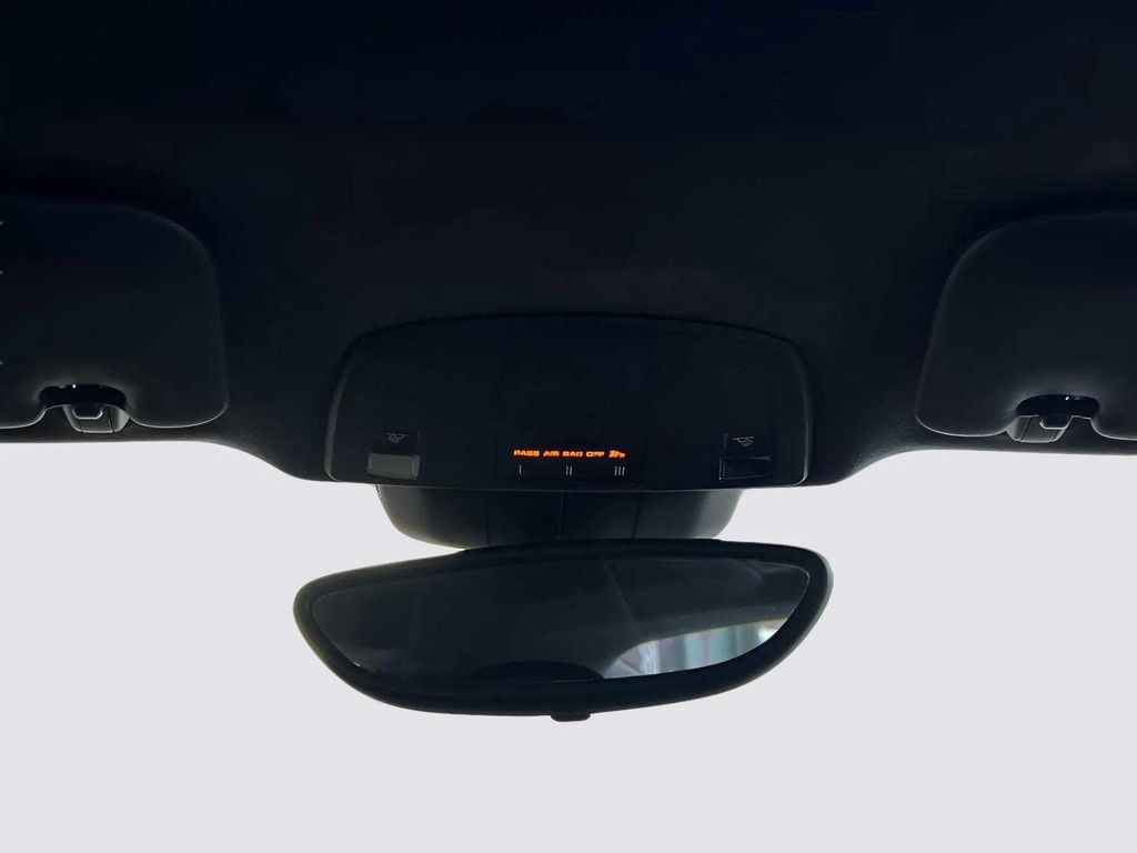 Vehicle image 24 of 37