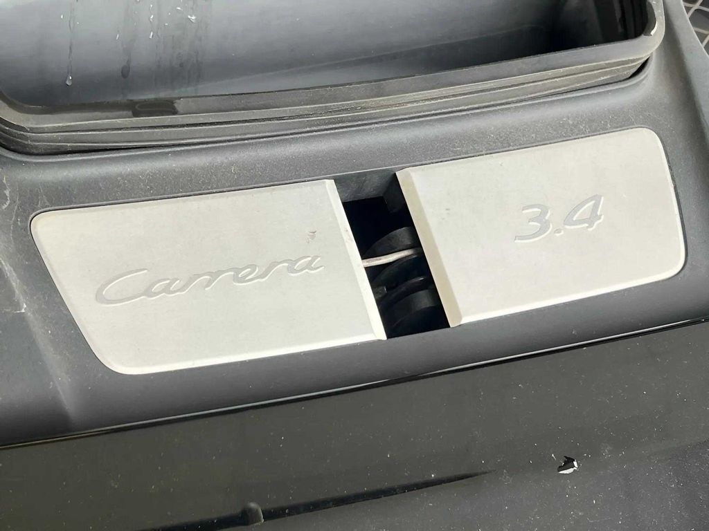 Vehicle image 25 of 37