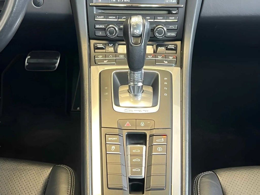Vehicle image 26 of 37