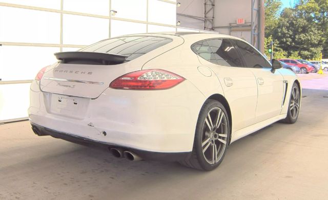 2012 Porsche Panamera S Image 3 of 6