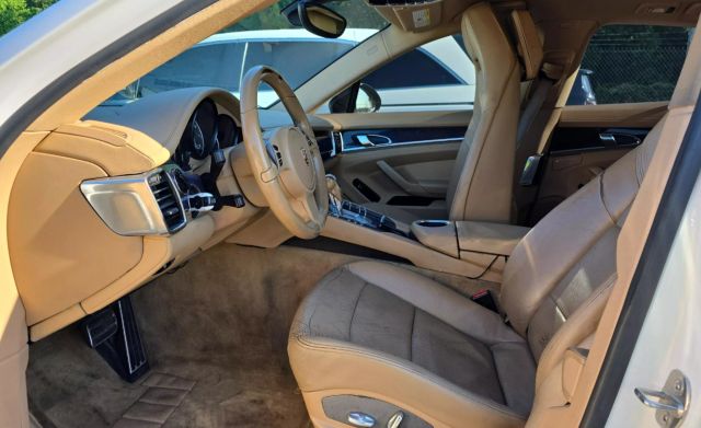 2012 Porsche Panamera S Image 6 of 6