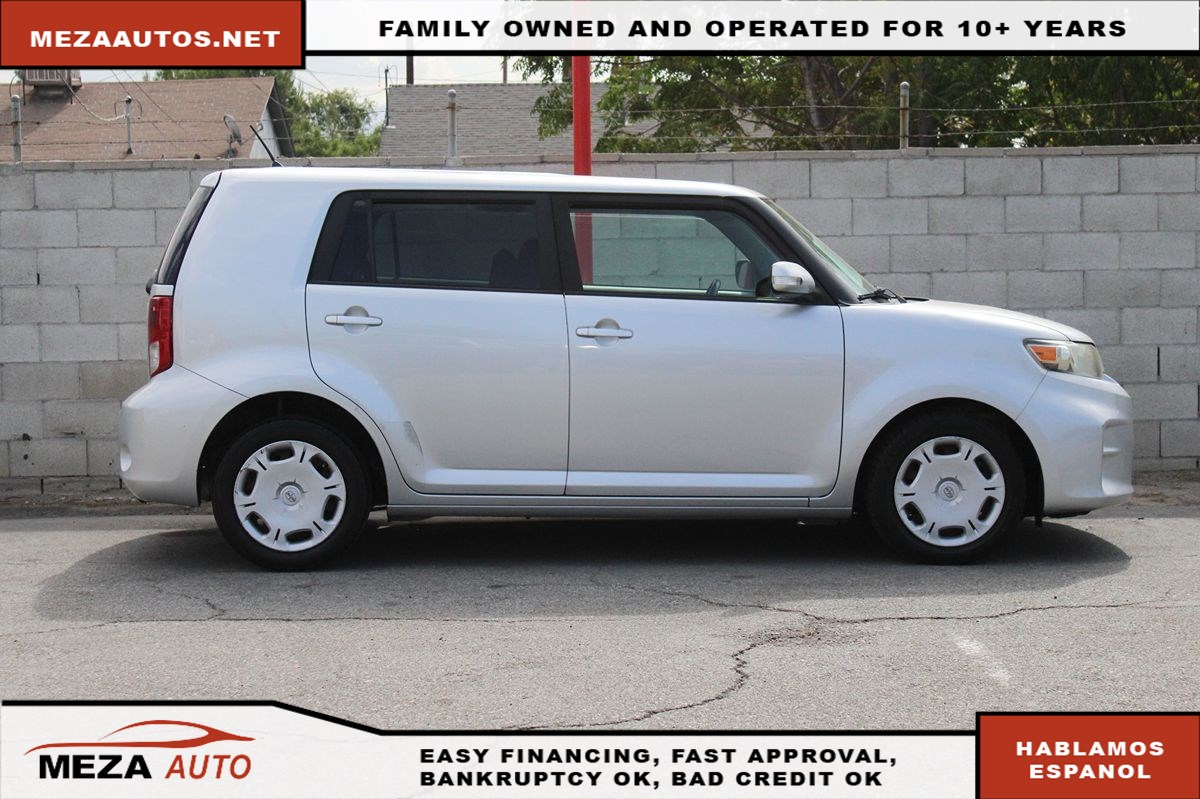 2012 Scion xB Base Image 3 of 16