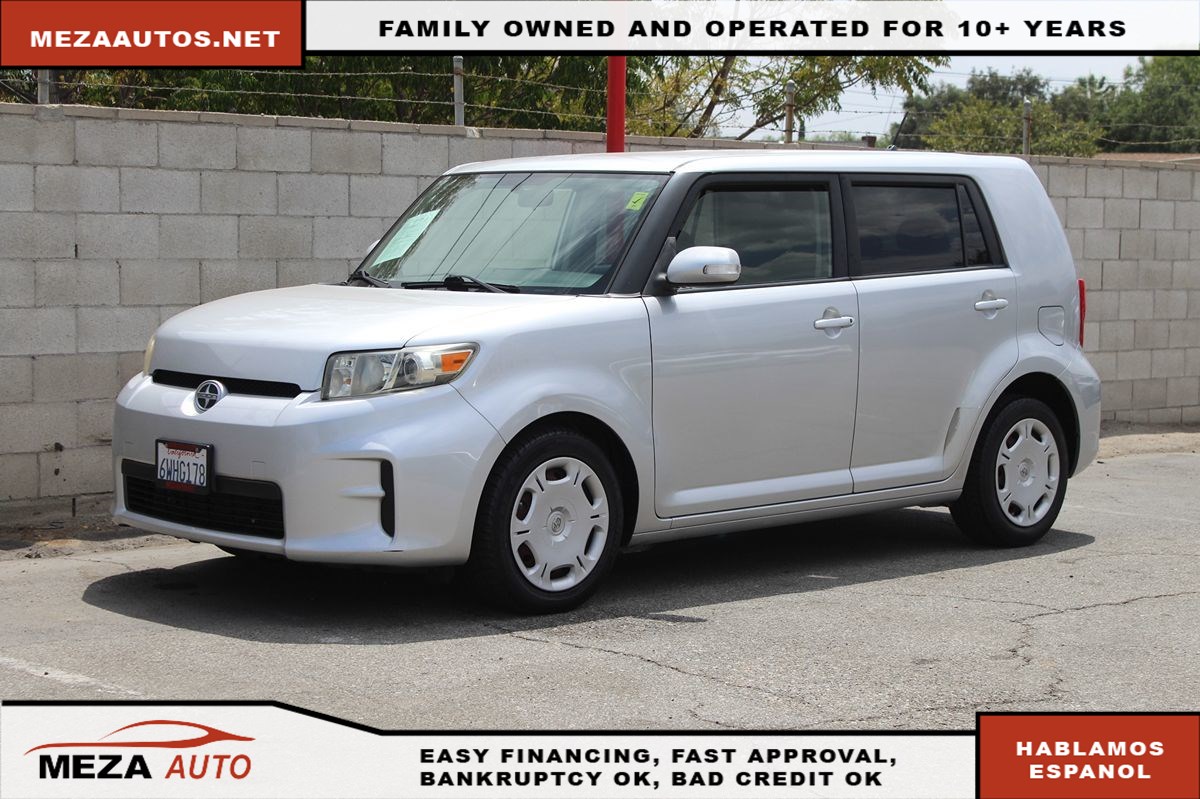 2012 Scion xB Base Image 1 of 16