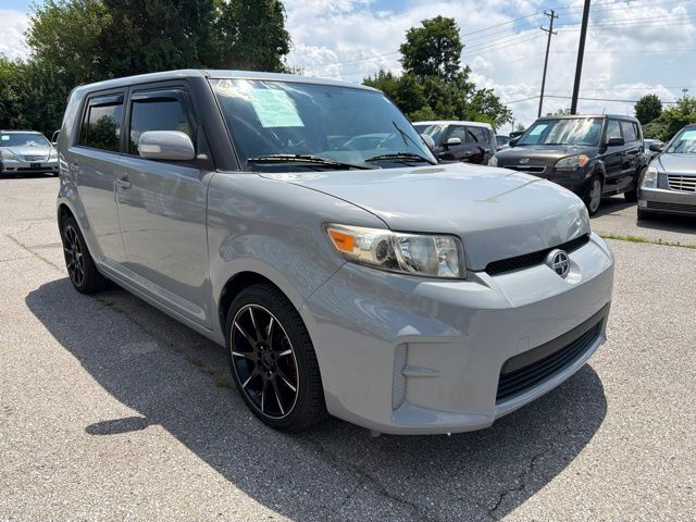 2012 Scion xB Base Image 3 of 31