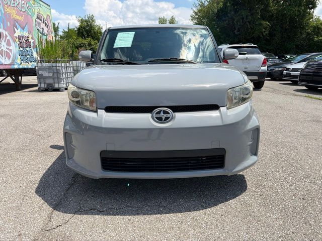2012 Scion xB Base Image 2 of 31