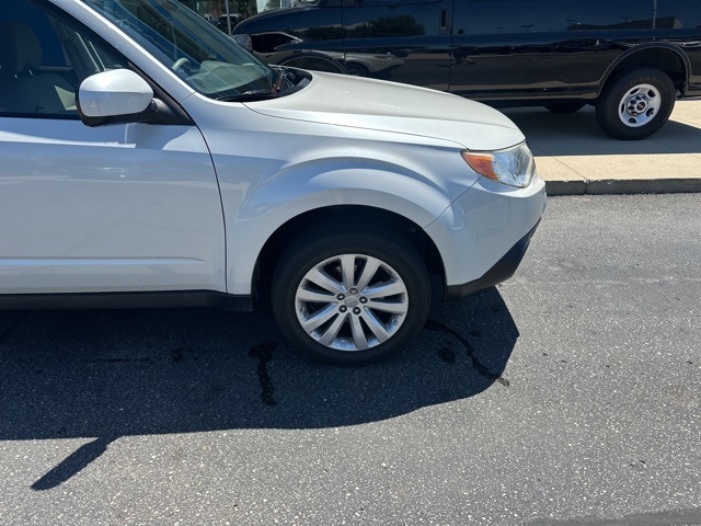 2012 Subaru Forester 2.5X Limited Image 4 of 21