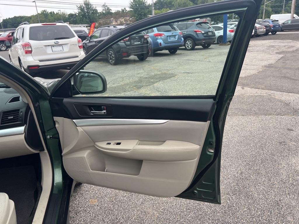 2012 Subaru Outback 2.5i Image 25 of 53