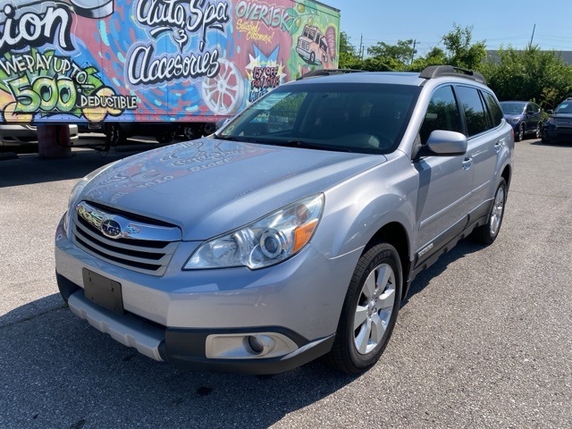 2012 Subaru Outback 2.5i Limited Image 1 of 33
