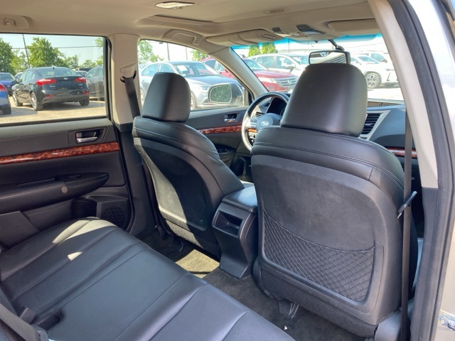 2012 Subaru Outback 2.5i Limited Image 18 of 33