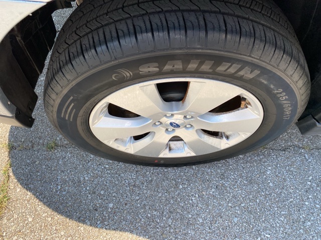 2012 Subaru Outback 2.5i Limited Image 8 of 33