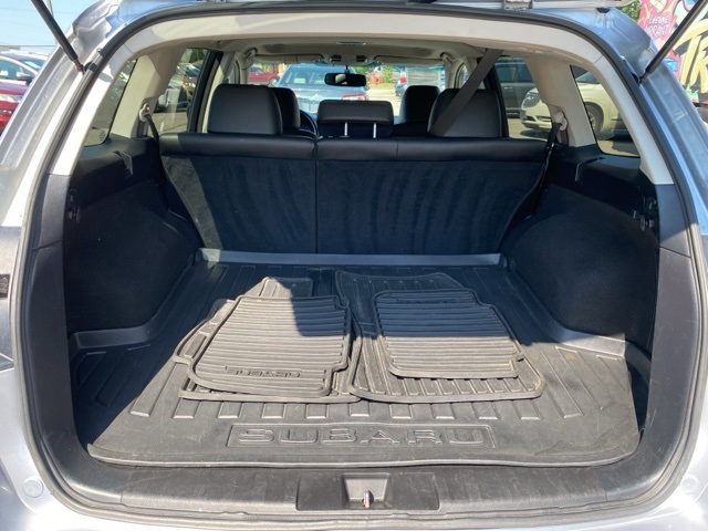 2012 Subaru Outback 2.5i Limited Image 11 of 33