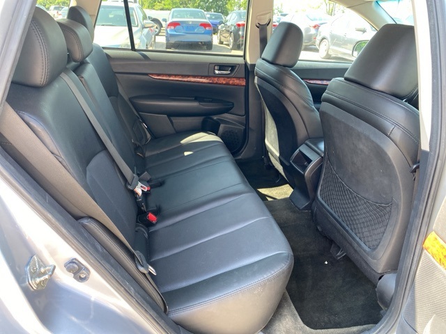 2012 Subaru Outback 2.5i Limited Image 13 of 33
