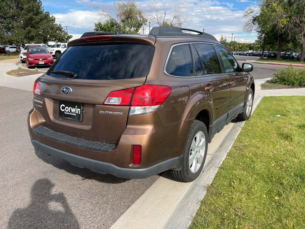 2012 Subaru Outback 2.5i Limited Image 5 of 11