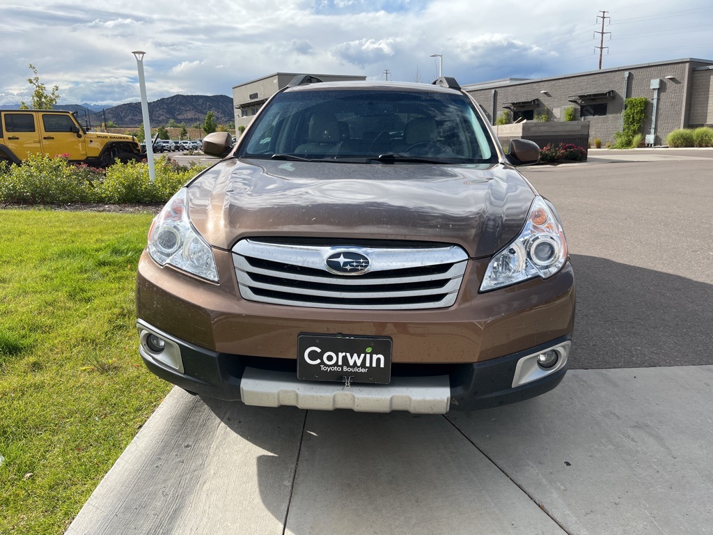 2012 Subaru Outback 2.5i Limited Image 2 of 11