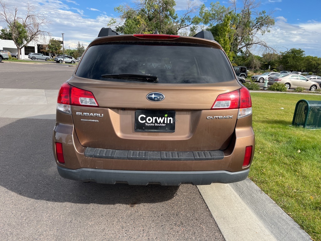 2012 Subaru Outback 2.5i Limited Image 6 of 11