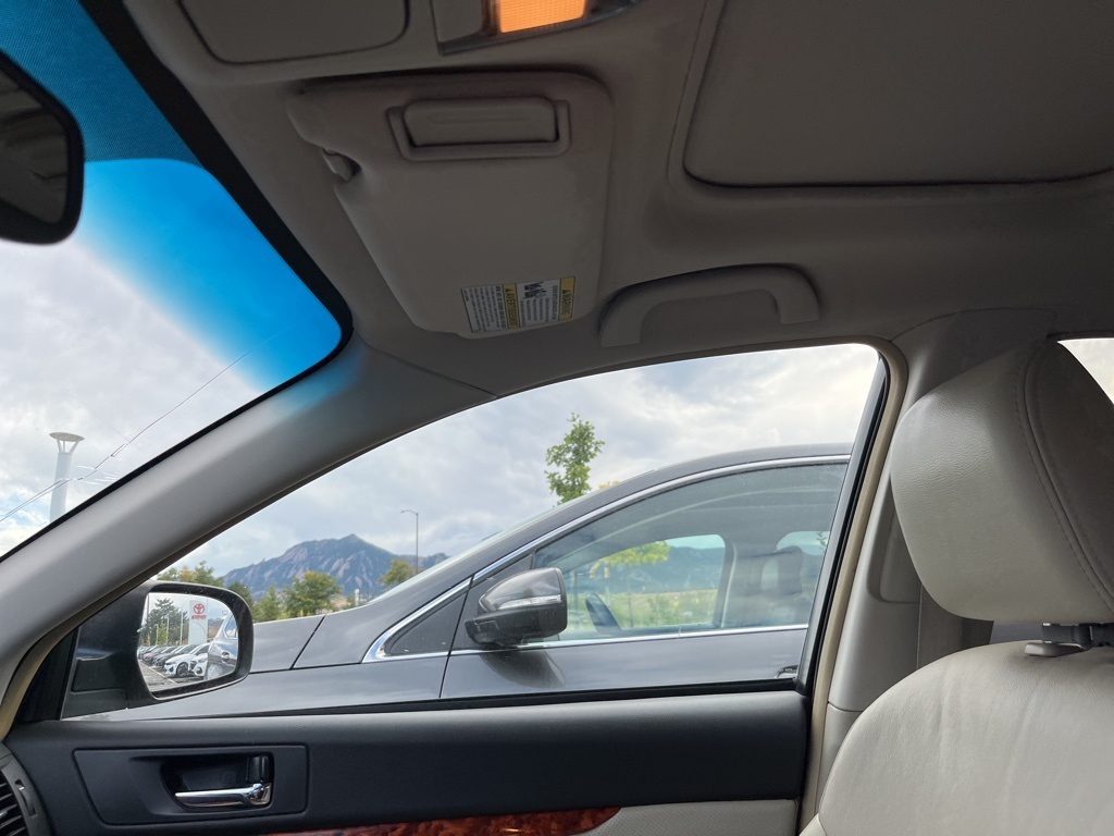 2012 Subaru Outback 2.5i Limited Image 10 of 11