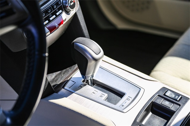 2012 Subaru Outback 2.5i Premium Image 17 of 25