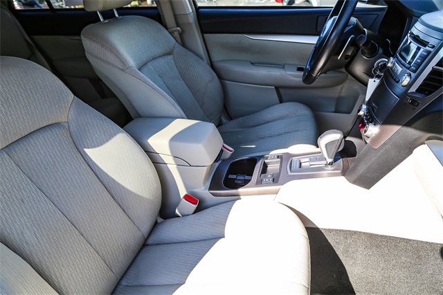 2012 Subaru Outback 2.5i Premium Image 14 of 25