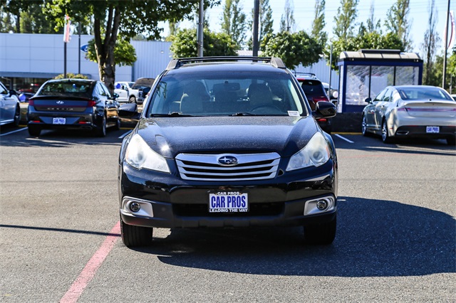 2012 Subaru Outback 2.5i Premium Image 2 of 25