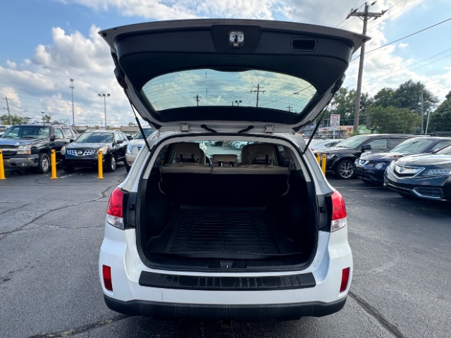 2012 Subaru Outback 2.5i Premium Image 9 of 26