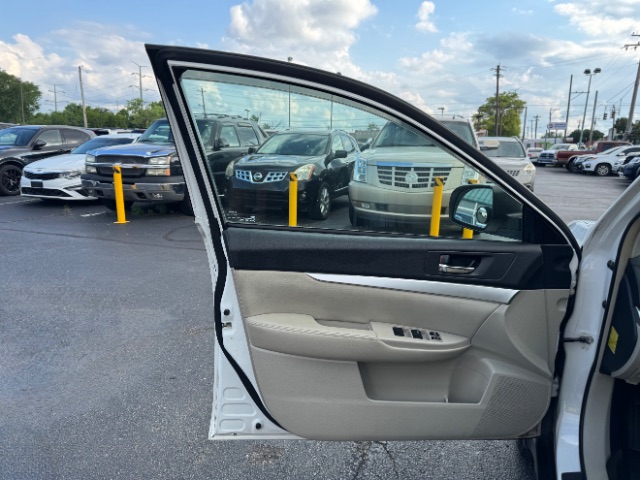2012 Subaru Outback 2.5i Premium Image 19 of 26