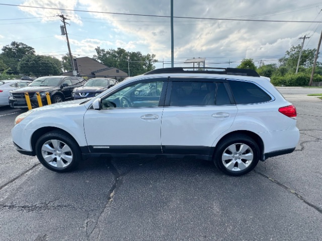 2012 Subaru Outback 2.5i Premium Image 8 of 26