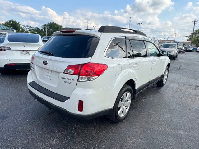 2012 Subaru Outback 2.5i Premium Image 5 of 26