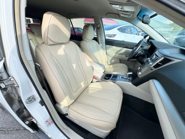 2012 Subaru Outback 2.5i Premium Image 12 of 26