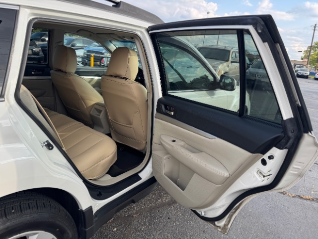 2012 Subaru Outback 2.5i Premium Image 14 of 26