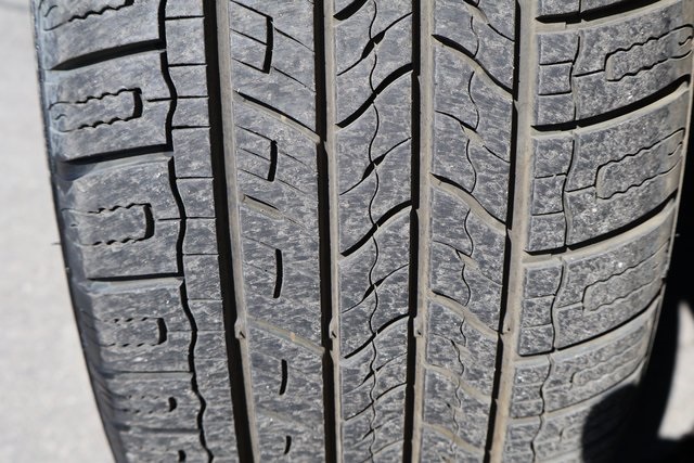 Vehicle image 41 of 42