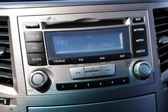 Vehicle image 33 of 42