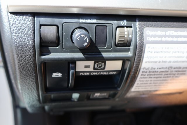 Vehicle image 28 of 42
