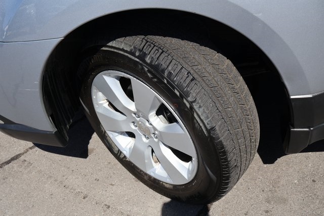 Vehicle image 40 of 42