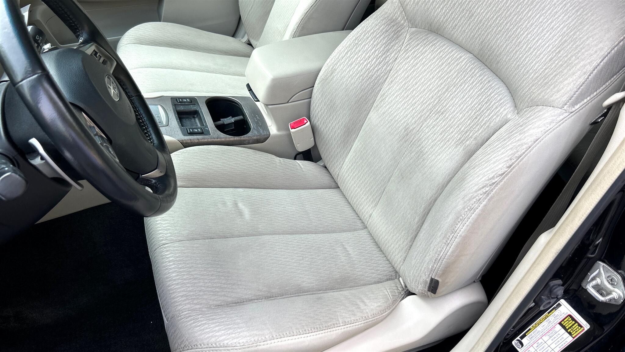 2012 Subaru Outback 2.5i Premium Image 16 of 55