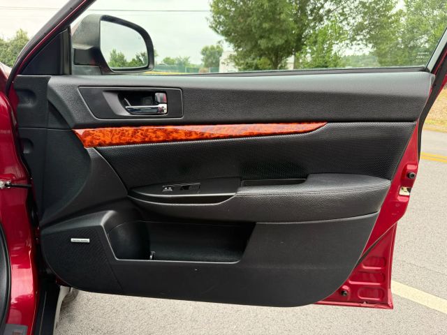 2012 Subaru Outback 3.6R Limited Image 57 of 98